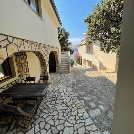 Apartment Victoria Stara Baska Exterior photo